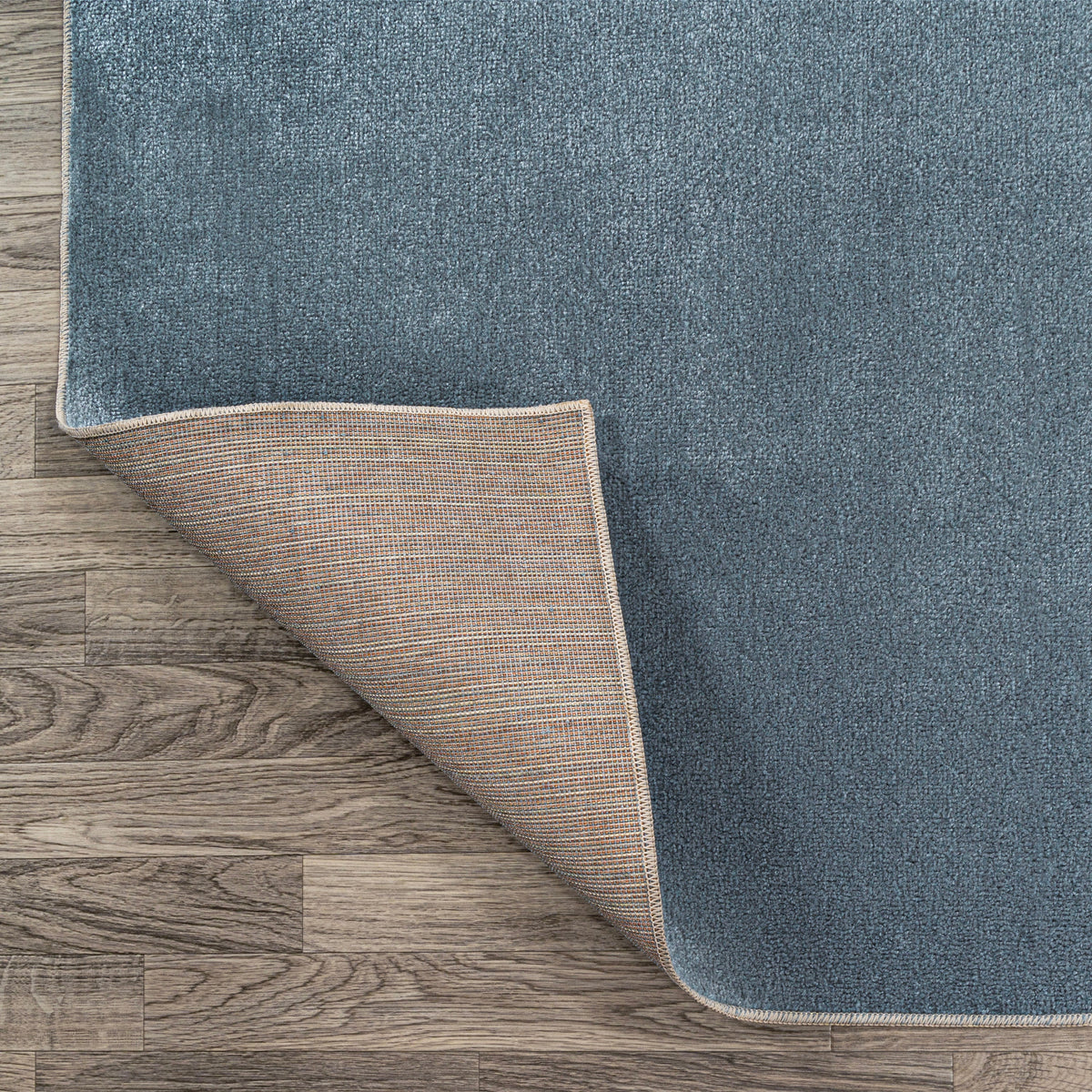 Twyla Classic Solid Low-Pile Machine-Washable Area Rug
