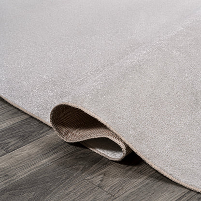 Twyla Classic Solid Low-Pile Machine-Washable Area Rug