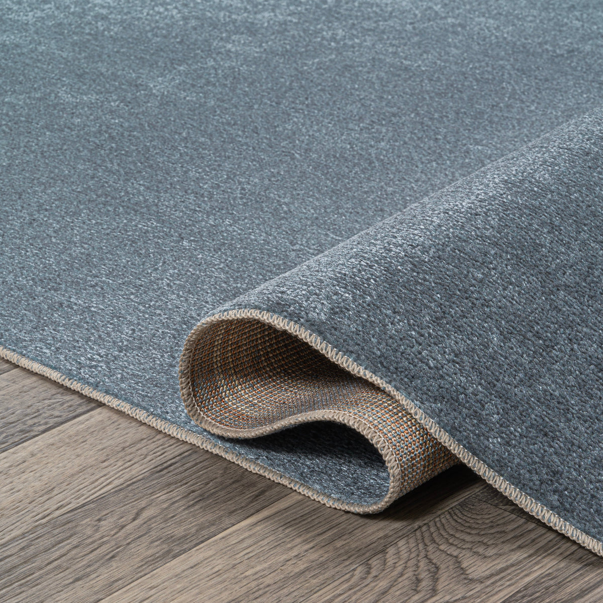 Twyla Classic Solid Low-Pile Machine-Washable Area Rug