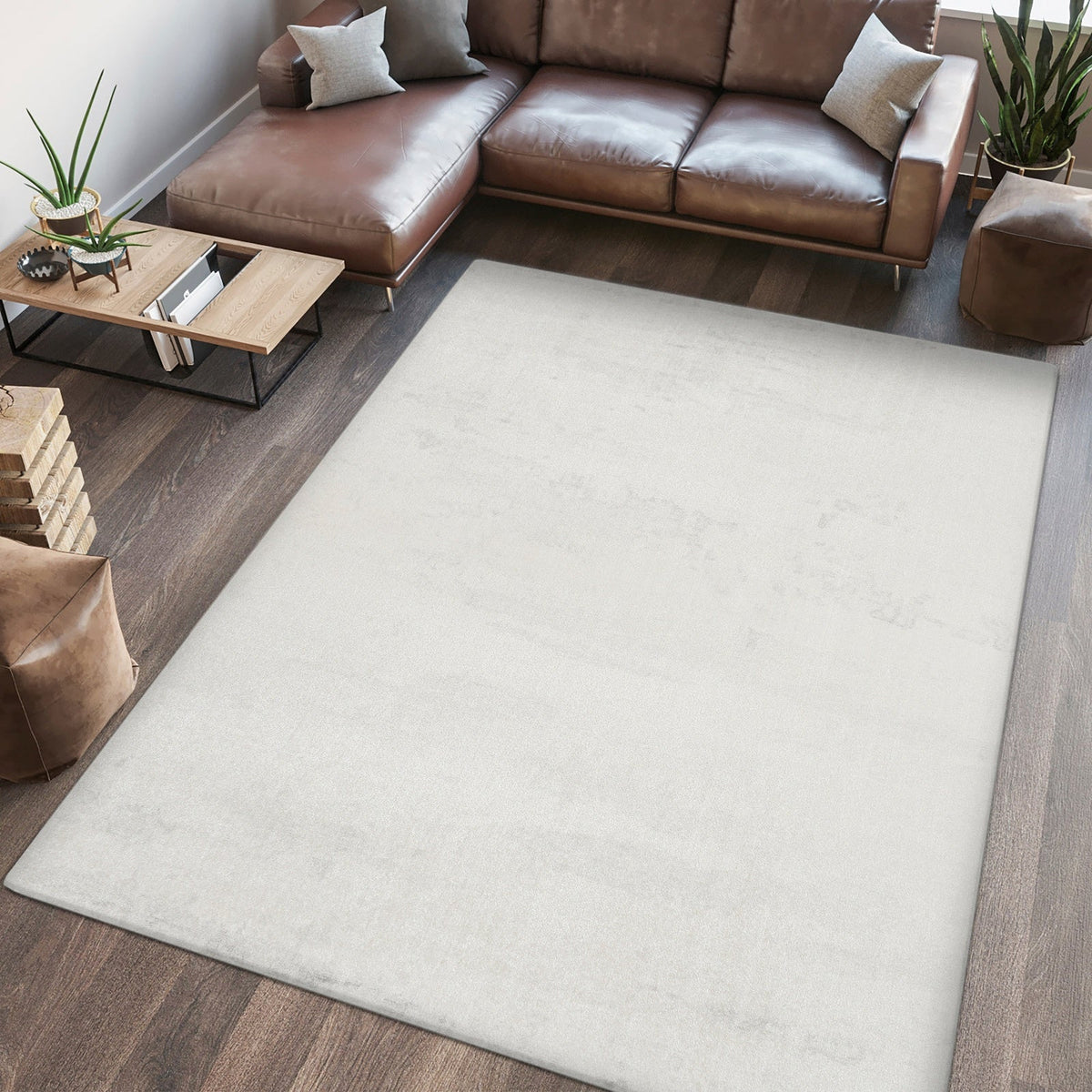 Twyla Classic Solid Low-Pile Machine-Washable Area Rug